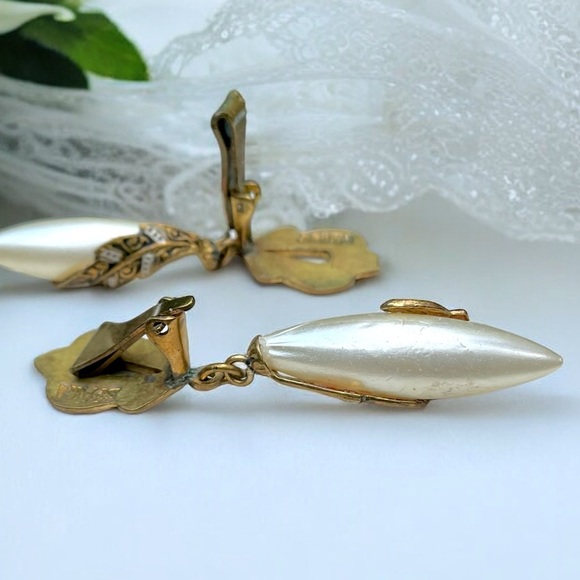 🌺Vintage Signed Damascene Pearl Earrings - Picture 9 of 11